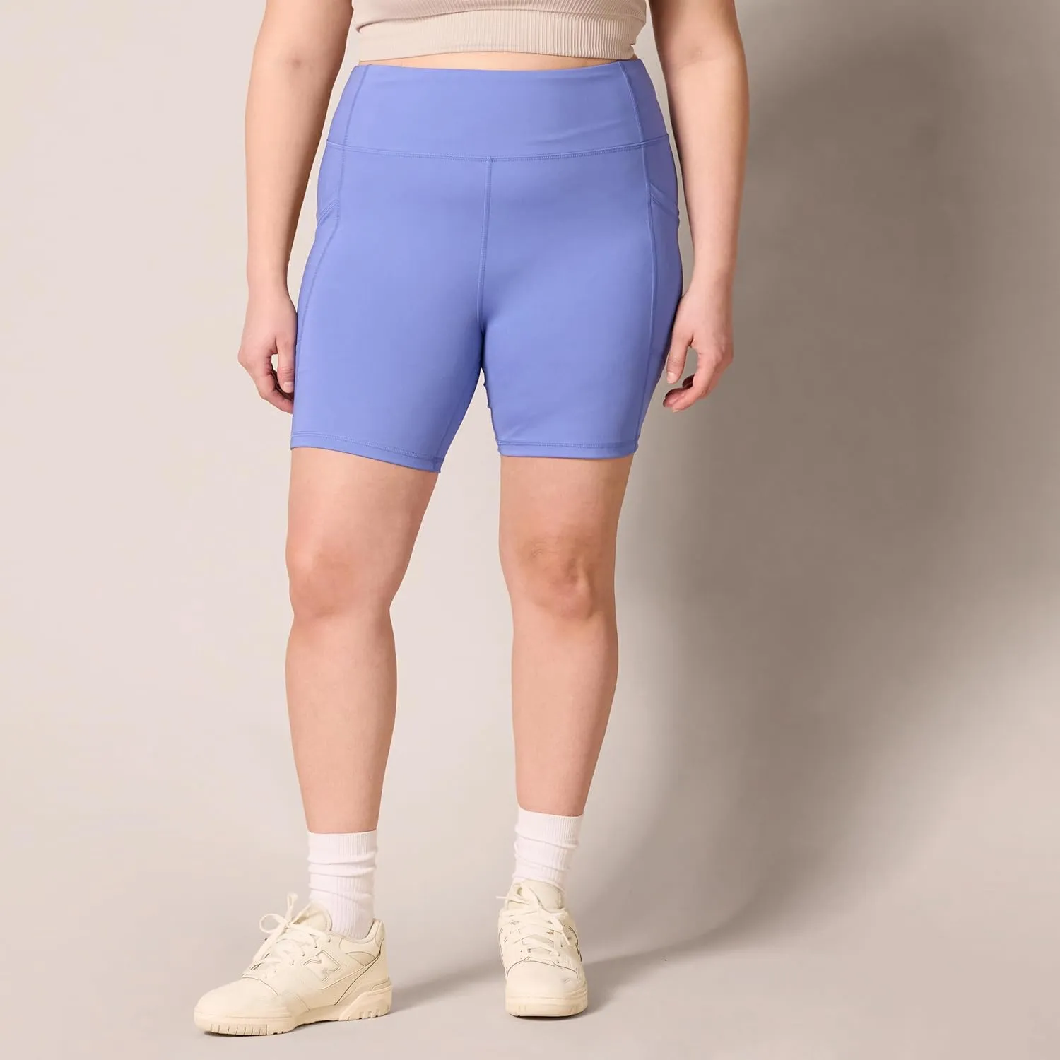 Amazon Essentials Women's Active Sculpt High Rise 7 Bike Shorts with Pockets