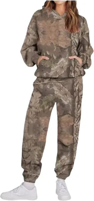 Camo Sweatsuits for Women - 2 Piece Set with Oversized Maple Leaf Print Hooded Sweatshirt & Baggy Camo Sweatpants